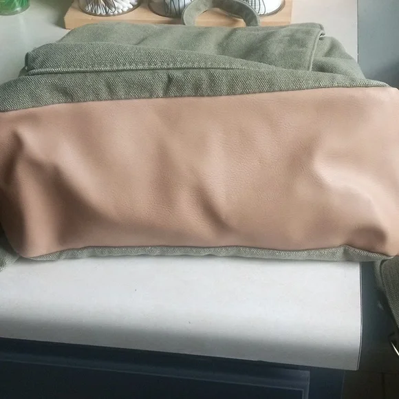 Universal Thread Backpack - Picture 3 of 3